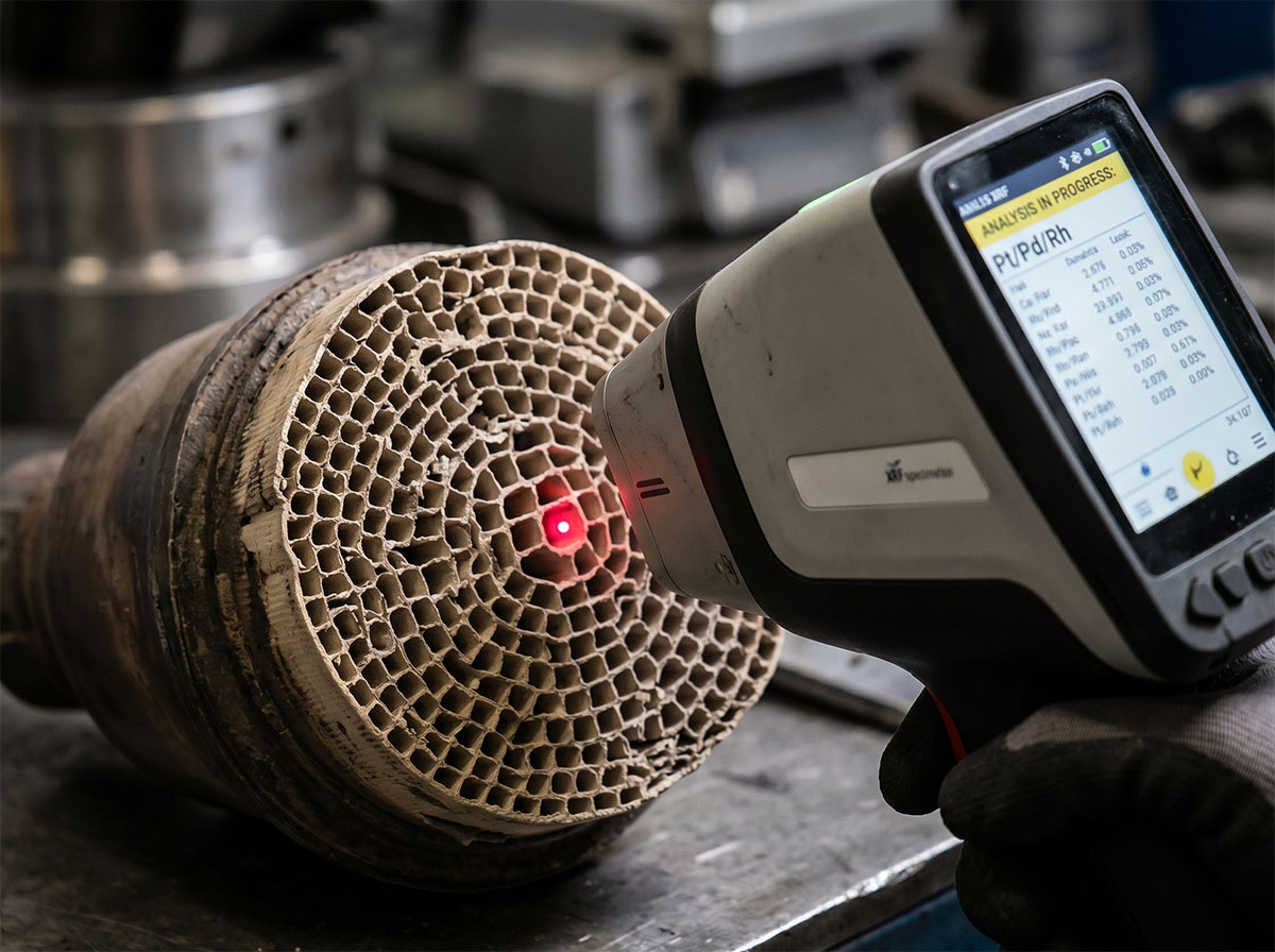Analiza XRF katalizatory